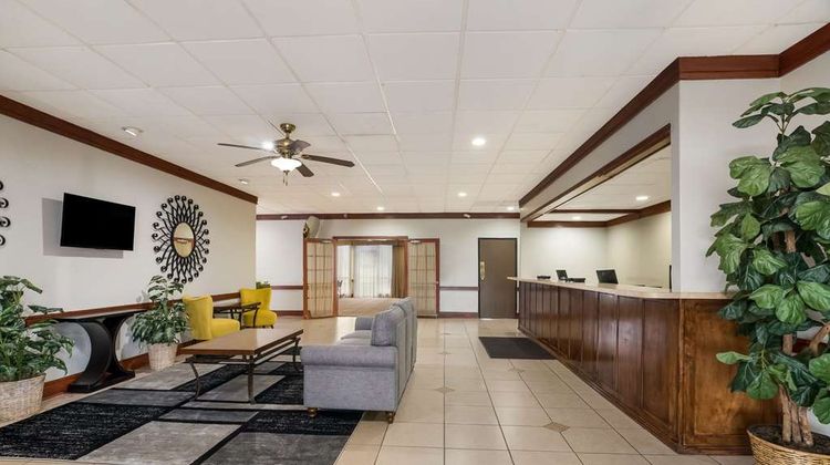 Quality Inn Lobby
