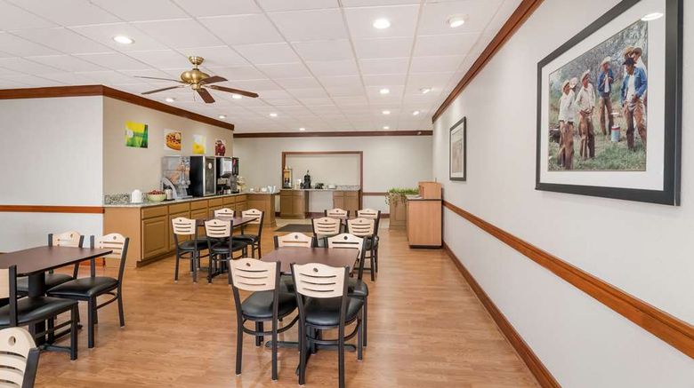 <b>Quality Inn Restaurant</b>. Images powered by <a href="https://iceportal.shijigroup.com/" title="IcePortal" target="_blank">IcePortal</a>.