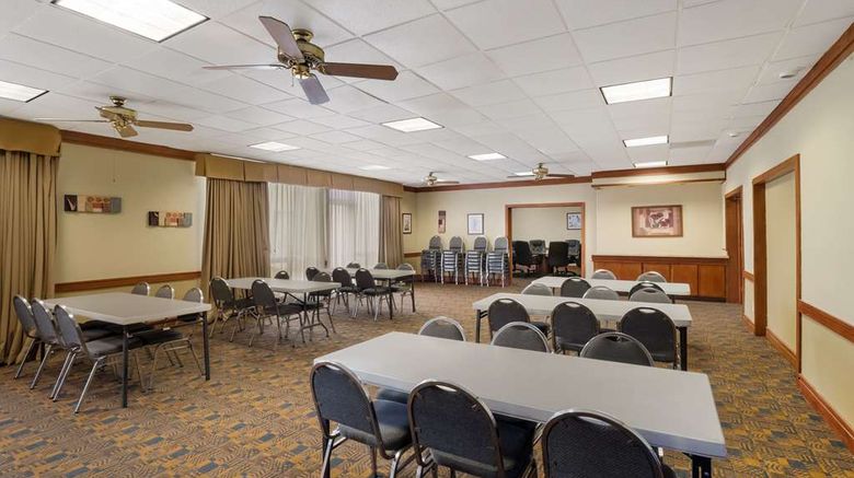 <b>Quality Inn Meeting</b>. Images powered by <a href="https://iceportal.shijigroup.com/" title="IcePortal" target="_blank">IcePortal</a>.