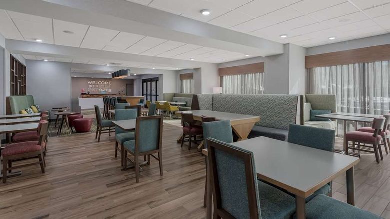 <b>Hampton Inn by Hilton Williams Restaurant</b>. Images powered by <a href="https://iceportal.shijigroup.com/" title="IcePortal" target="_blank">IcePortal</a>.