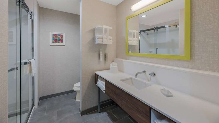 Hampton Inn by Hilton Williams Room