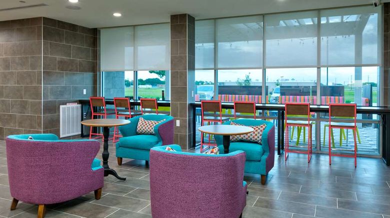 <b>Home2 Suites by Hilton El Campo Lobby</b>. Images powered by <a href="https://iceportal.shijigroup.com/" title="IcePortal" target="_blank">IcePortal</a>.