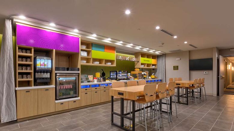 <b>Home2 Suites by Hilton El Campo Restaurant</b>. Images powered by <a href="https://iceportal.shijigroup.com/" title="IcePortal" target="_blank">IcePortal</a>.