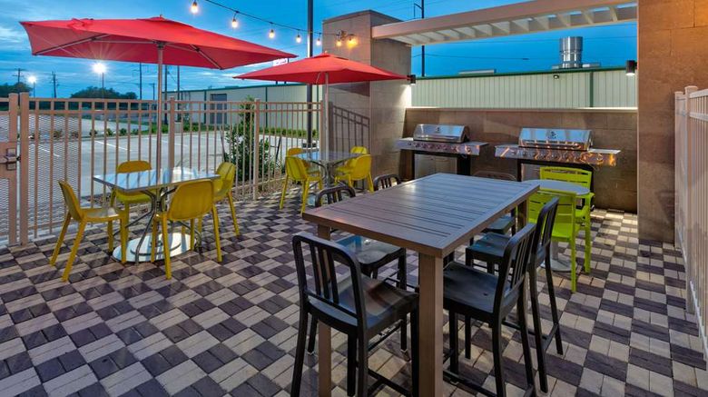 <b>Home2 Suites by Hilton El Campo Restaurant</b>. Images powered by <a href="https://iceportal.shijigroup.com/" title="IcePortal" target="_blank">IcePortal</a>.