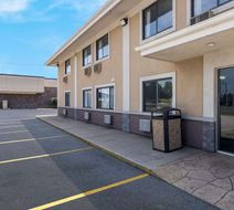 Econo Lodge Exterior