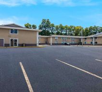 Econo Lodge Exterior