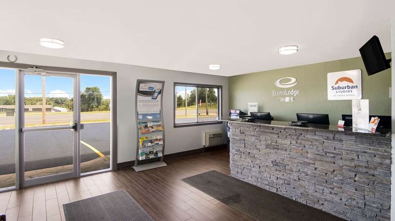 <b>Suburban Studios Portage Lobby</b>. Images powered by <a href="https://iceportal.shijigroup.com/" title="IcePortal" target="_blank">IcePortal</a>.