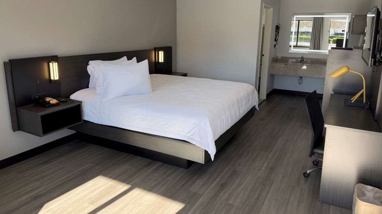 <b>Baymont by Wyndham Rock Hill Room</b>. Images powered by <a href="https://iceportal.shijigroup.com/" title="IcePortal" target="_blank">IcePortal</a>.