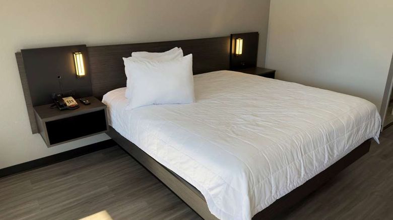 <b>Baymont by Wyndham Rock Hill Room</b>. Images powered by <a href="https://iceportal.shijigroup.com/" title="IcePortal" target="_blank">IcePortal</a>.