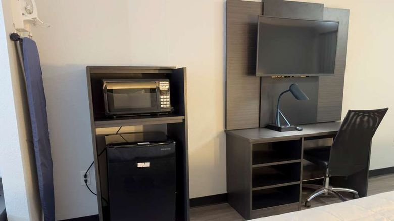 <b>Baymont by Wyndham Rock Hill Room</b>. Images powered by <a href="https://iceportal.shijigroup.com/" title="IcePortal" target="_blank">IcePortal</a>.