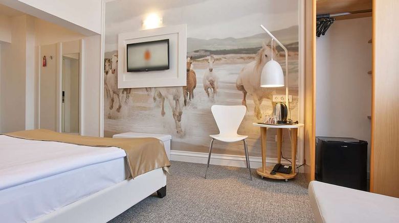 <b>MyContinental Bucharest Room</b>. Images powered by <a href="https://iceportal.shijigroup.com/" title="IcePortal" target="_blank">IcePortal</a>.