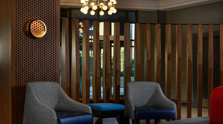 <b>Hilton Kansas City Country Club Plaza Lobby</b>. Images powered by <a href="https://iceportal.shijigroup.com/" title="IcePortal" target="_blank">IcePortal</a>.