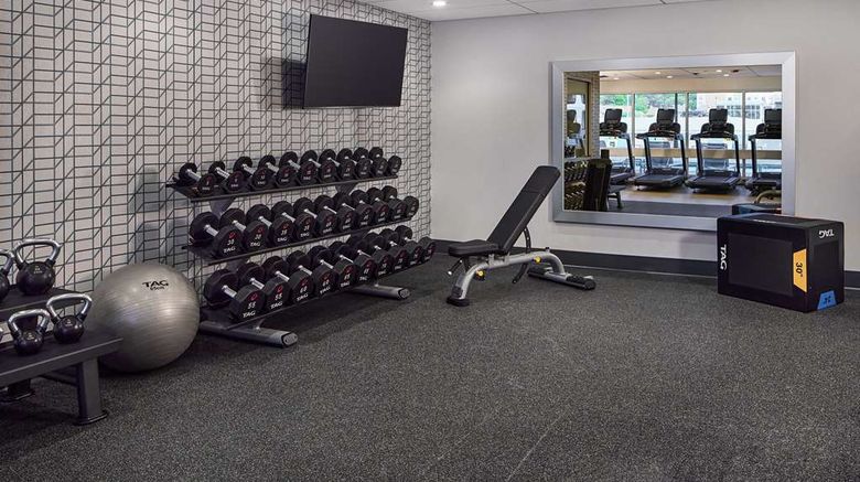 <b>Hilton Kansas City Country Club Plaza Health</b>. Images powered by <a href="https://iceportal.shijigroup.com/" title="IcePortal" target="_blank">IcePortal</a>.