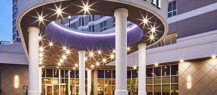 Hilton Kansas City Country Club Plaza Exterior