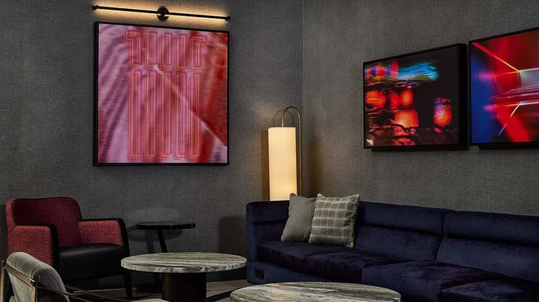 <b>Hilton Kansas City Country Club Plaza Lobby</b>. Images powered by <a href="https://iceportal.shijigroup.com/" title="IcePortal" target="_blank">IcePortal</a>.