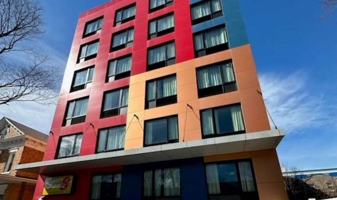 Super 8 by Wyndham Brooklyn Exterior
