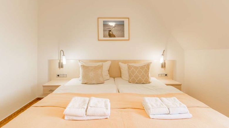 <b>Ringhotel Paulsen Room</b>. Images powered by <a href="https://iceportal.shijigroup.com/" title="IcePortal" target="_blank">IcePortal</a>.