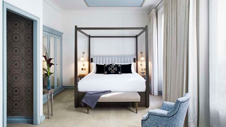<b>Hotel de Montesquieu Suite</b>. Images powered by <a href="https://iceportal.shijigroup.com/" title="IcePortal" target="_blank">IcePortal</a>.