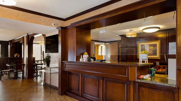 Quality Inn & Suites Lobby