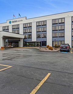 Clarion Pointe