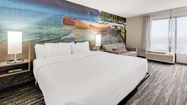 <b>Clarion Pointe Suite</b>. Images powered by <a href="https://iceportal.shijigroup.com/" title="IcePortal" target="_blank">IcePortal</a>.