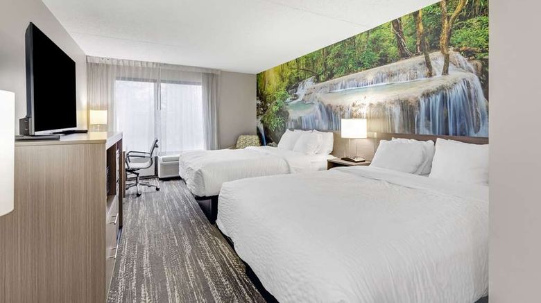 <b>Clarion Pointe Room</b>. Images powered by <a href="https://iceportal.shijigroup.com/" title="IcePortal" target="_blank">IcePortal</a>.