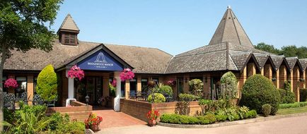 Bridgewood Manor Hotel Exterior
