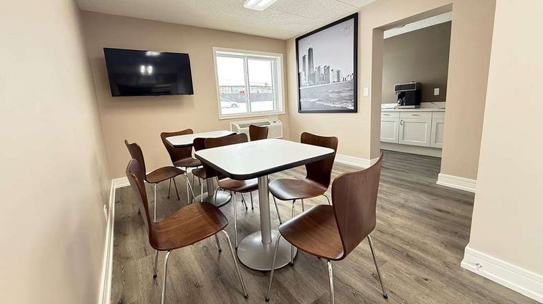 <b>Travelodge by Wyndham Rockford Lobby</b>. Images powered by <a href="https://iceportal.shijigroup.com/" title="IcePortal" target="_blank">IcePortal</a>.
