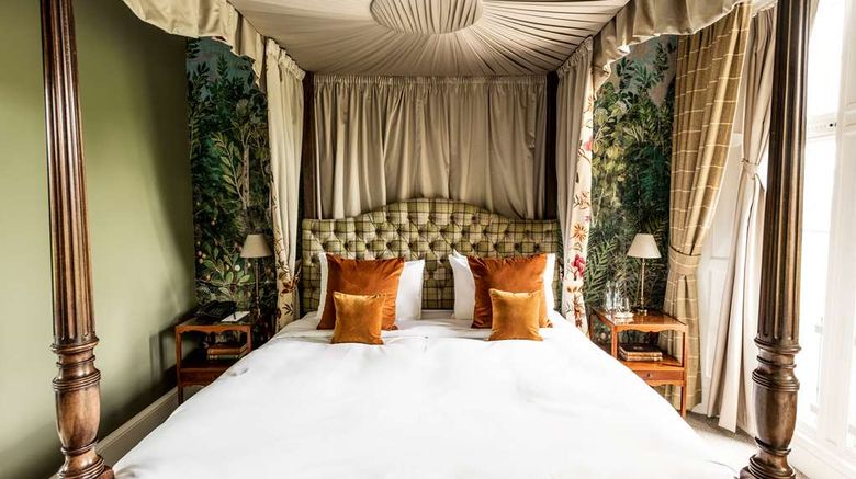 <b>Schloss Roxburghe Hotel & Golf Course Room</b>. Images powered by <a href="https://iceportal.shijigroup.com/" title="IcePortal" target="_blank">IcePortal</a>.