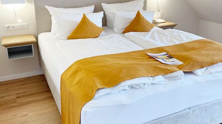 <b>Hotel Hohe Wacht Room</b>. Images powered by <a href="https://iceportal.shijigroup.com/" title="IcePortal" target="_blank">IcePortal</a>.