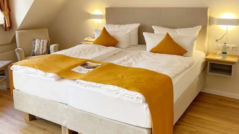 <b>Hotel Hohe Wacht Room</b>. Images powered by <a href="https://iceportal.shijigroup.com/" title="IcePortal" target="_blank">IcePortal</a>.