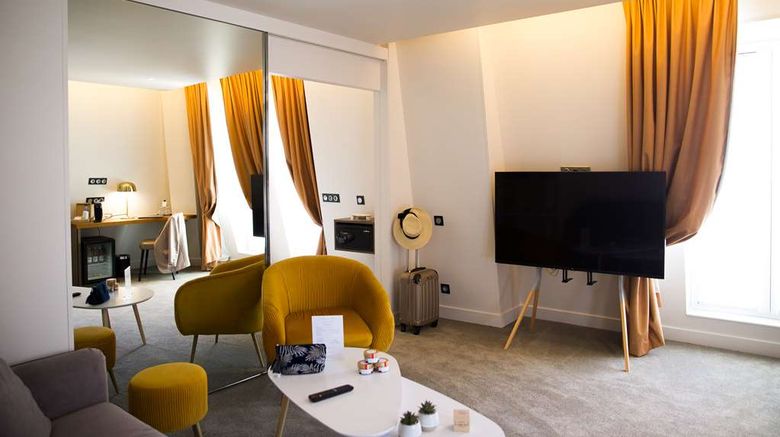 <b>Le Grand Hotel Grenoble, BW Premier Coll Suite</b>. Images powered by <a href="https://iceportal.shijigroup.com/" title="IcePortal" target="_blank">IcePortal</a>.