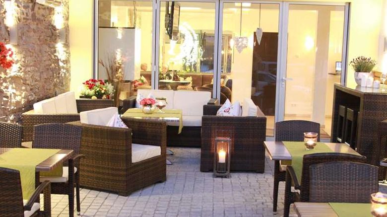 <b>Ringhotel Schlossberg Neustadt/Orla Restaurant</b>. Images powered by <a href="https://iceportal.shijigroup.com/" title="IcePortal" target="_blank">IcePortal</a>.