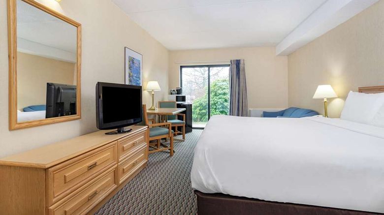<b>Travelodge by Wyndham Bridgewater Room</b>. Images powered by <a href="https://iceportal.shijigroup.com/" title="IcePortal" target="_blank">IcePortal</a>.