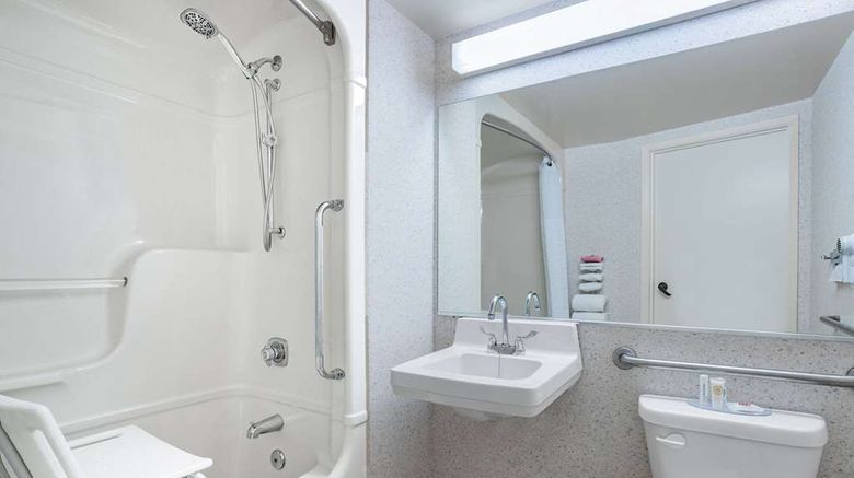 <b>Travelodge by Wyndham Bridgewater Room</b>. Images powered by <a href="https://iceportal.shijigroup.com/" title="IcePortal" target="_blank">IcePortal</a>.