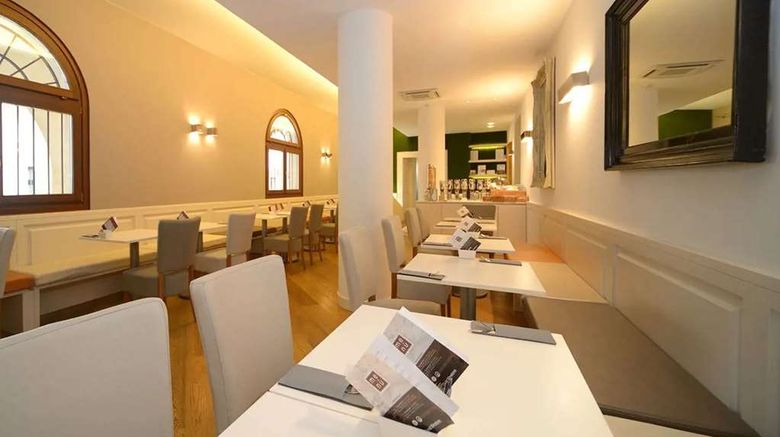 <b>Hotel Canon D'Oro Restaurant</b>. Images powered by <a href="https://iceportal.shijigroup.com/" title="IcePortal" target="_blank">IcePortal</a>.