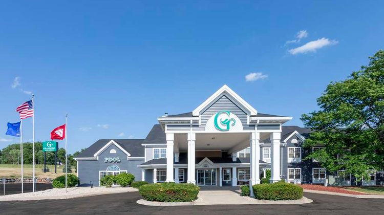 GrandStay Waunakee Exterior