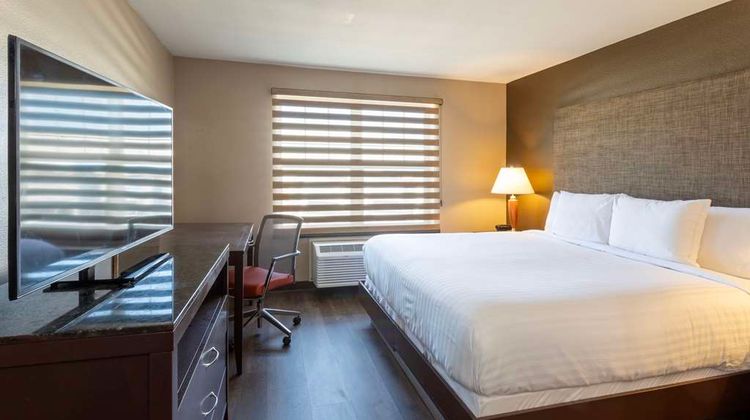 GrandStay Waunakee Room