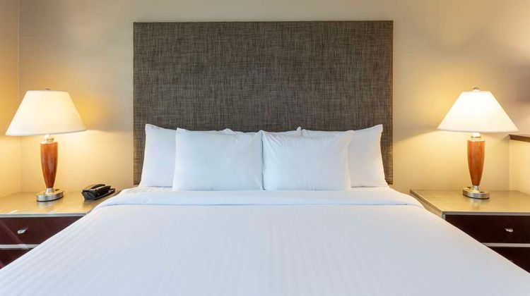 GrandStay Waunakee Room