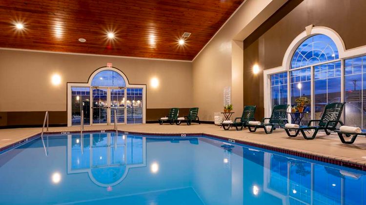 GrandStay Waunakee Pool