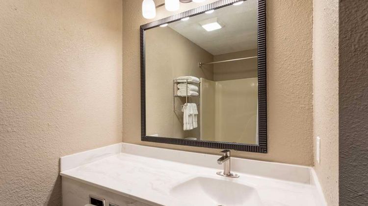 GrandStay Waunakee Room