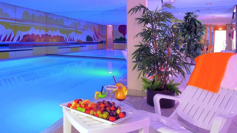 <b>Ringhotel Loew's Merkur Pool</b>. Images powered by <a href="https://iceportal.shijigroup.com/" title="IcePortal" target="_blank">IcePortal</a>.