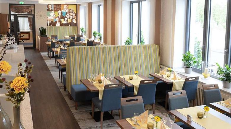<b>Ringhotel Loew's Merkur Restaurant</b>. Images powered by <a href="https://iceportal.shijigroup.com/" title="IcePortal" target="_blank">IcePortal</a>.
