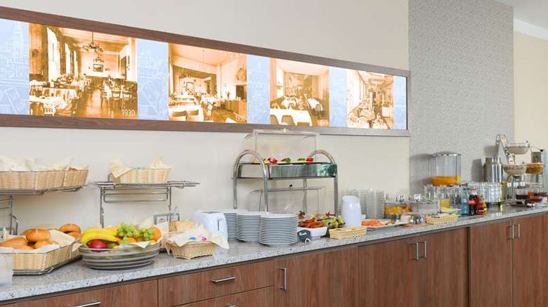 <b>Ringhotel Loew's Merkur Restaurant</b>. Images powered by <a href="https://iceportal.shijigroup.com/" title="IcePortal" target="_blank">IcePortal</a>.
