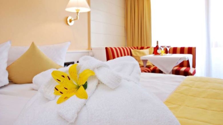 <b>Hotel Wittelsbacher Hoeh Room</b>. Images powered by <a href="https://iceportal.shijigroup.com/" title="IcePortal" target="_blank">IcePortal</a>.