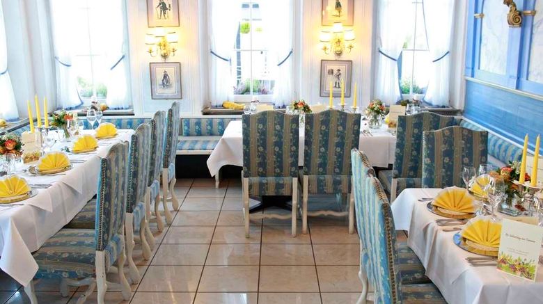 <b>Hotel Wittelsbacher Hoeh Restaurant</b>. Images powered by <a href="https://iceportal.shijigroup.com/" title="IcePortal" target="_blank">IcePortal</a>.