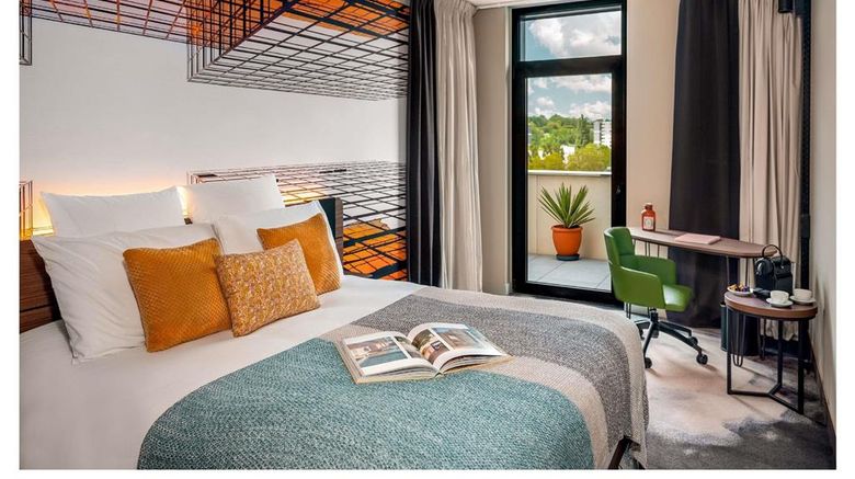 <b>Novotel Paris Val de Fontenay Room</b>. Images powered by <a href="https://iceportal.shijigroup.com/" title="IcePortal" target="_blank">IcePortal</a>.
