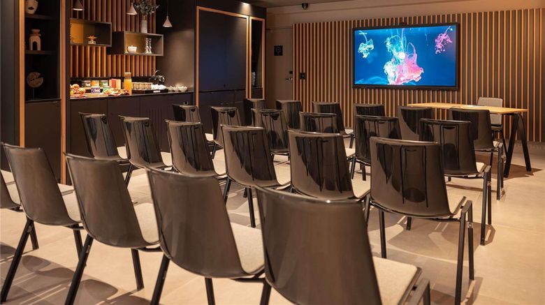 <b>Novotel Paris Val de Fontenay Meeting</b>. Images powered by <a href="https://iceportal.shijigroup.com/" title="IcePortal" target="_blank">IcePortal</a>.