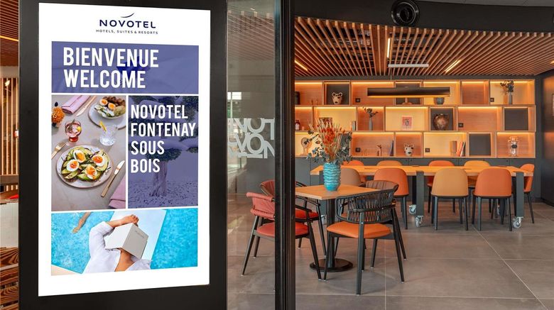 <b>Novotel Paris Val de Fontenay Meeting</b>. Images powered by <a href="https://iceportal.shijigroup.com/" title="IcePortal" target="_blank">IcePortal</a>.