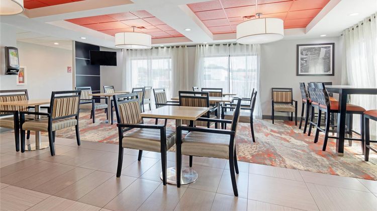 Comfort Inn & Suites Carrollton Restaurant